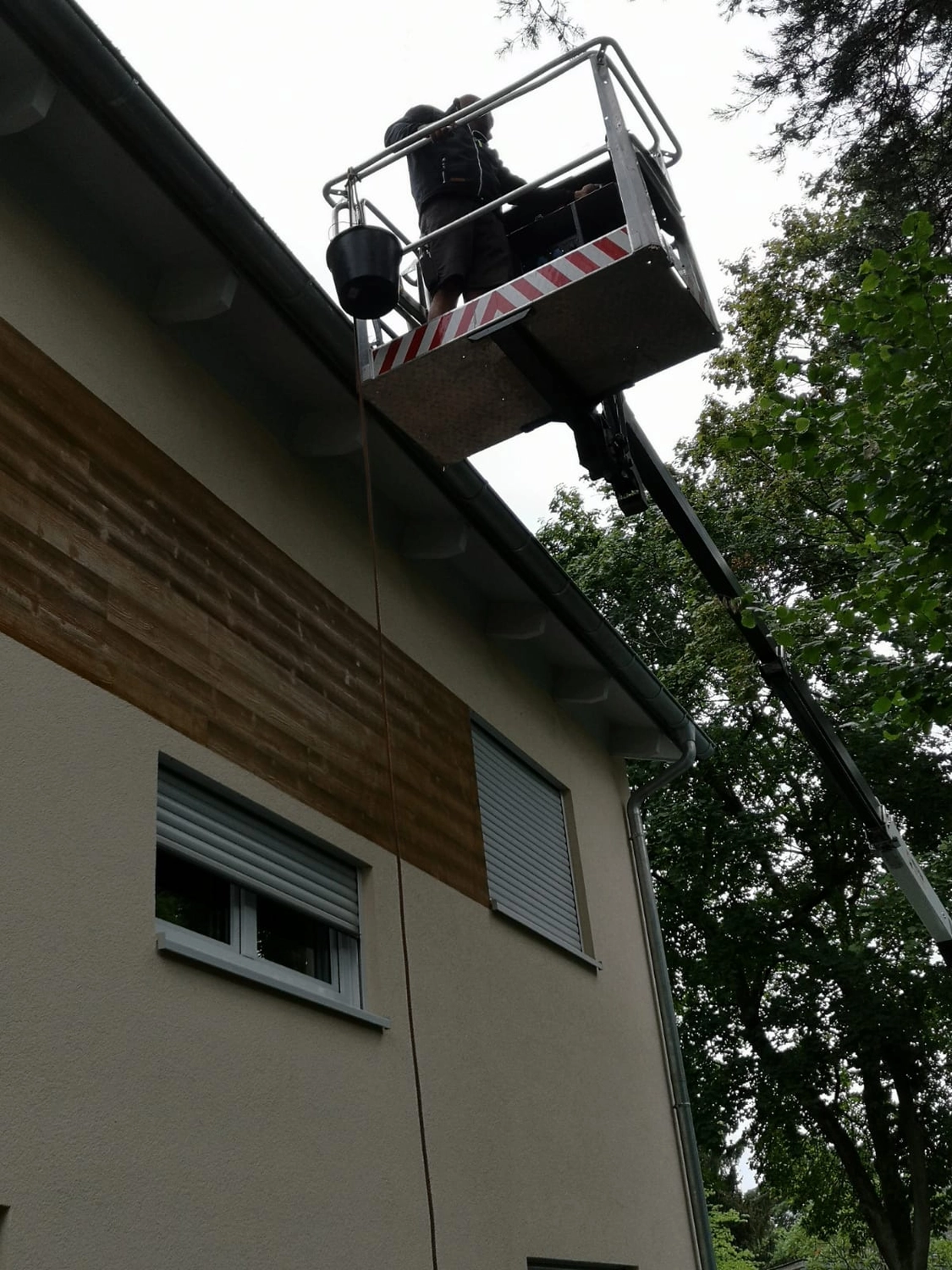 GRH Service Hübusch Einzelunternehmen – Handwerker – Dachrinnenreinigung